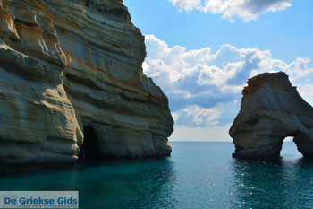 Kleftiko Milos | Cycladen Griekenland | Foto 135 - Foto van https://www.grieksegids.nl/fotos/milos/normaal/kleftiko-135.jpg