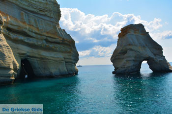 Kleftiko Milos | Cycladen Griekenland | Foto 137 - Foto van https://www.grieksegids.nl/fotos/milos/normaal/kleftiko-137.jpg