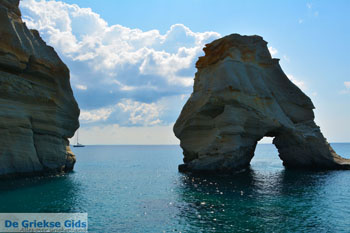 Kleftiko Milos | Cycladen Griekenland | Foto 139 - Foto van https://www.grieksegids.nl/fotos/milos/normaal/kleftiko-139.jpg