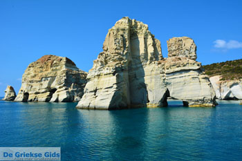 Kleftiko Milos | Cycladen Griekenland | Foto 150 - Foto van https://www.grieksegids.nl/fotos/milos/normaal/kleftiko-150.jpg