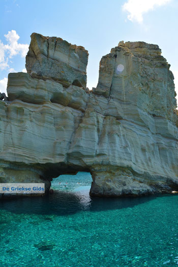 Kleftiko Milos | Cycladen Griekenland | Foto 168 - Foto van https://www.grieksegids.nl/fotos/milos/normaal/kleftiko-168.jpg