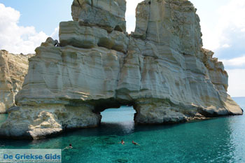 Kleftiko Milos | Cycladen Griekenland | Foto 185 - Foto van https://www.grieksegids.nl/fotos/milos/normaal/kleftiko-185.jpg