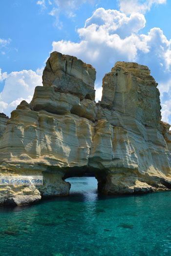 Kleftiko Milos | Cycladen Griekenland | Foto 189 - Foto van https://www.grieksegids.nl/fotos/milos/normaal/kleftiko-189.jpg