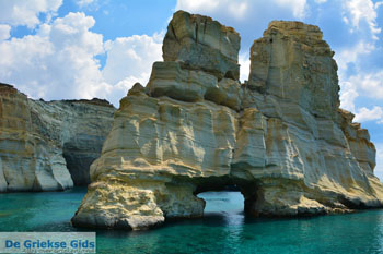 Kleftiko Milos | Cycladen Griekenland | Foto 190 - Foto van https://www.grieksegids.nl/fotos/milos/normaal/kleftiko-190.jpg