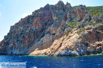 De oostkust van Milos | Cycladen Griekenland | Foto 1 - Foto van https://www.grieksegids.nl/fotos/milos/normaal/oostkust-milos-001.jpg
