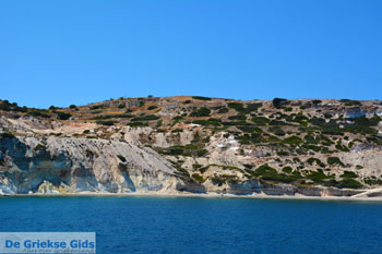 De oostkust van Milos | Cycladen Griekenland | Foto 8 - Foto van https://www.grieksegids.nl/fotos/milos/normaal/oostkust-milos-008.jpg