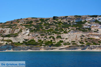 De oostkust van Milos | Cycladen Griekenland | Foto 15 - Foto van https://www.grieksegids.nl/fotos/milos/normaal/oostkust-milos-015.jpg