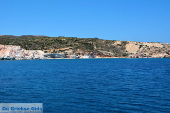De oostkust van Milos | Cycladen Griekenland | Foto 21 - Foto van https://www.grieksegids.nl/fotos/milos/normaal/oostkust-milos-021.jpg