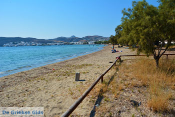 Papikinou-strand Adamas Milos | Cycladen Griekenland | Foto 2 - Foto van https://www.grieksegids.nl/fotos/milos/normaal/papikinou-adamas-002.jpg