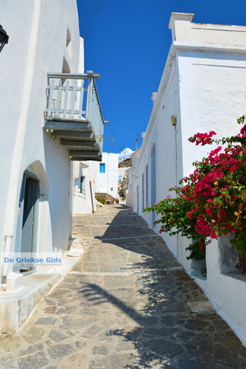 Plaka Milos | Cycladen Griekenland | Foto 18 - Foto van https://www.grieksegids.nl/fotos/milos/normaal/plaka-milos-018.jpg