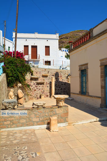 Plaka Milos | Cycladen Griekenland | Foto 22 - Foto van https://www.grieksegids.nl/fotos/milos/normaal/plaka-milos-022.jpg