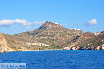 Plathiena Milos | Cycladen Griekenland | Foto 1 - Foto van https://www.grieksegids.nl/fotos/milos/normaal/plathiena-001.jpg
