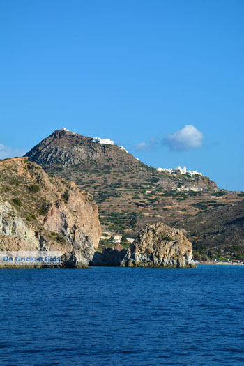 Plathiena Milos | Cycladen Griekenland | Foto 4 - Foto van https://www.grieksegids.nl/fotos/milos/normaal/plathiena-004.jpg