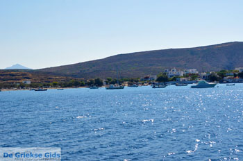 Pollonia Milos | Cycladen Griekenland | Foto 4 - Foto van https://www.grieksegids.nl/fotos/milos/normaal/pollonia-004.jpg