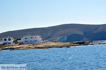 Pollonia Milos | Cycladen Griekenland | Foto 8 - Foto van https://www.grieksegids.nl/fotos/milos/normaal/pollonia-008.jpg