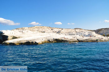Sarakiniko Milos | Cycladen Griekenland | Foto 6 - Foto van https://www.grieksegids.nl/fotos/milos/normaal/sarakiniko-006.jpg
