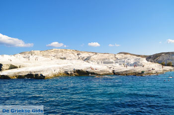 Sarakiniko Milos | Cycladen Griekenland | Foto 7 - Foto van https://www.grieksegids.nl/fotos/milos/normaal/sarakiniko-007.jpg