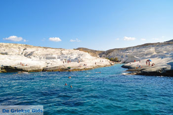Sarakiniko Milos | Cycladen Griekenland | Foto 10 - Foto van https://www.grieksegids.nl/fotos/milos/normaal/sarakiniko-010.jpg