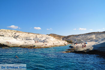 Sarakiniko Milos | Cycladen Griekenland | Foto 12 - Foto van https://www.grieksegids.nl/fotos/milos/normaal/sarakiniko-012.jpg