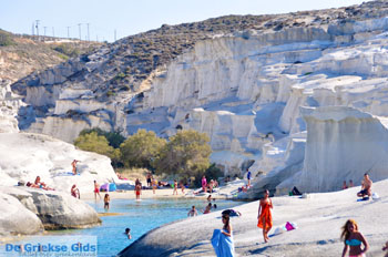 Sarakiniko Milos | Cycladen Griekenland | Foto 13 - Foto van https://www.grieksegids.nl/fotos/milos/normaal/sarakiniko-013.jpg