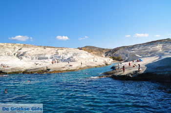 Sarakiniko Milos | Cycladen Griekenland | Foto 17 - Foto van https://www.grieksegids.nl/fotos/milos/normaal/sarakiniko-017.jpg