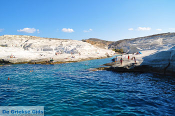 Sarakiniko Milos | Cycladen Griekenland | Foto 18 - Foto van https://www.grieksegids.nl/fotos/milos/normaal/sarakiniko-018.jpg