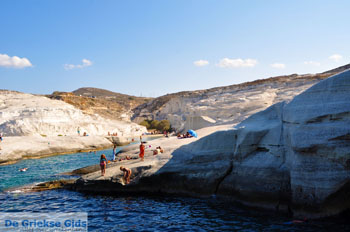 Sarakiniko Milos | Cycladen Griekenland | Foto 20 - Foto van https://www.grieksegids.nl/fotos/milos/normaal/sarakiniko-020.jpg