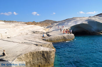 Sarakiniko Milos | Cycladen Griekenland | Foto 26 - Foto van https://www.grieksegids.nl/fotos/milos/normaal/sarakiniko-026.jpg
