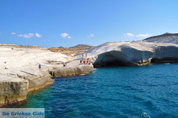 Sarakiniko Milos | Cycladen Griekenland | Foto 27 - Foto van https://www.grieksegids.nl/fotos/milos/normaal/sarakiniko-027.jpg
