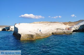 Sarakiniko Milos | Cycladen Griekenland | Foto 30 - Foto van https://www.grieksegids.nl/fotos/milos/normaal/sarakiniko-030.jpg