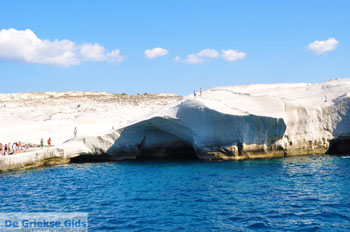 Sarakiniko Milos | Cycladen Griekenland | Foto 38 - Foto van https://www.grieksegids.nl/fotos/milos/normaal/sarakiniko-038.jpg