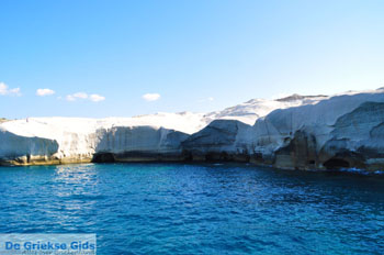 Sarakiniko Milos | Cycladen Griekenland | Foto 39 - Foto van https://www.grieksegids.nl/fotos/milos/normaal/sarakiniko-039.jpg