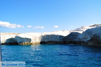 Sarakiniko Milos | Cycladen Griekenland | Foto 40 - Foto van https://www.grieksegids.nl/fotos/milos/normaal/sarakiniko-040.jpg