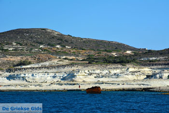 Sarakiniko Milos | Cycladen Griekenland | Foto 46 - Foto van https://www.grieksegids.nl/fotos/milos/normaal/sarakiniko-046.jpg