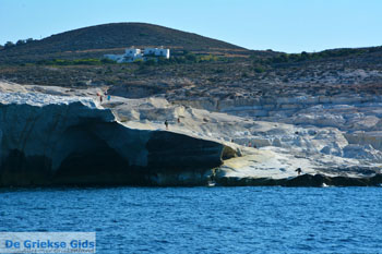 Sarakiniko Milos | Cycladen Griekenland | Foto 49 - Foto van https://www.grieksegids.nl/fotos/milos/normaal/sarakiniko-049.jpg
