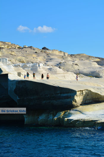 Sarakiniko Milos | Cycladen Griekenland | Foto 54 - Foto van https://www.grieksegids.nl/fotos/milos/normaal/sarakiniko-054.jpg