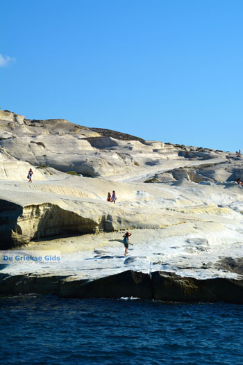 Sarakiniko Milos | Cycladen Griekenland | Foto 55 - Foto van https://www.grieksegids.nl/fotos/milos/normaal/sarakiniko-055.jpg