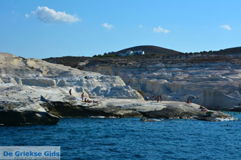 Sarakiniko Milos | Cycladen Griekenland | Foto 57 - Foto van https://www.grieksegids.nl/fotos/milos/normaal/sarakiniko-057.jpg