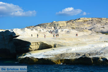 Sarakiniko Milos | Cycladen Griekenland | Foto 58 - Foto van https://www.grieksegids.nl/fotos/milos/normaal/sarakiniko-058.jpg