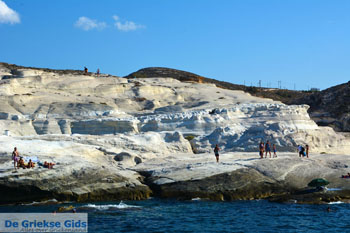 Sarakiniko Milos | Cycladen Griekenland | Foto 63 - Foto van https://www.grieksegids.nl/fotos/milos/normaal/sarakiniko-063.jpg
