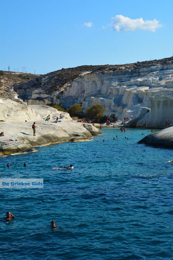 Sarakiniko Milos | Cycladen Griekenland | Foto 69 - Foto van https://www.grieksegids.nl/fotos/milos/normaal/sarakiniko-069.jpg