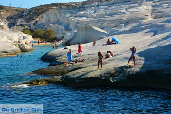 Sarakiniko Milos | Cycladen Griekenland | Foto 77 - Foto van https://www.grieksegids.nl/fotos/milos/normaal/sarakiniko-077.jpg