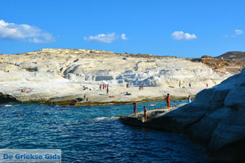 Sarakiniko Milos | Cycladen Griekenland | Foto 80 - Foto van https://www.grieksegids.nl/fotos/milos/normaal/sarakiniko-080.jpg
