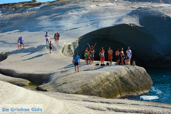 Sarakiniko Milos | Cycladen Griekenland | Foto 84 - Foto van https://www.grieksegids.nl/fotos/milos/normaal/sarakiniko-084.jpg