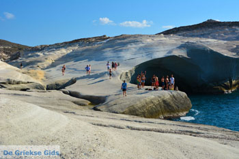 Sarakiniko Milos | Cycladen Griekenland | Foto 85 - Foto van https://www.grieksegids.nl/fotos/milos/normaal/sarakiniko-085.jpg