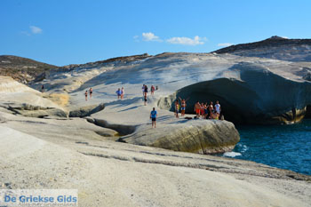 Sarakiniko Milos | Cycladen Griekenland | Foto 86 - Foto van https://www.grieksegids.nl/fotos/milos/normaal/sarakiniko-086.jpg