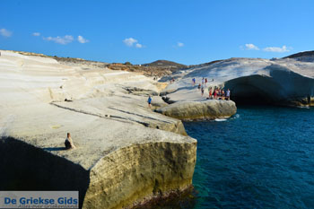 Sarakiniko Milos | Cycladen Griekenland | Foto 88 - Foto van https://www.grieksegids.nl/fotos/milos/normaal/sarakiniko-088.jpg