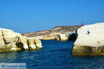 Sarakiniko Milos | Cycladen Griekenland | Foto 92 - Foto van https://www.grieksegids.nl/fotos/milos/normaal/sarakiniko-092.jpg
