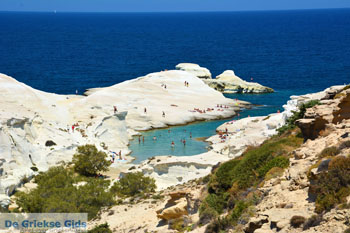 Sarakiniko Milos | Cycladen Griekenland | Foto 102 - Foto van https://www.grieksegids.nl/fotos/milos/normaal/sarakiniko-102.jpg