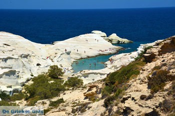 Sarakiniko Milos | Cycladen Griekenland | Foto 103 - Foto van https://www.grieksegids.nl/fotos/milos/normaal/sarakiniko-103.jpg